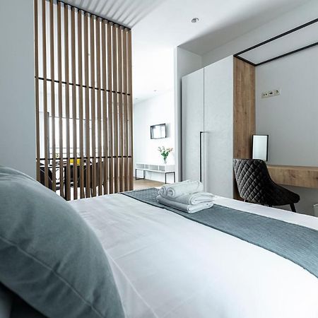 Phaedrus Living Deluxe Kriel Suites 002 アテネ エクステリア 写真